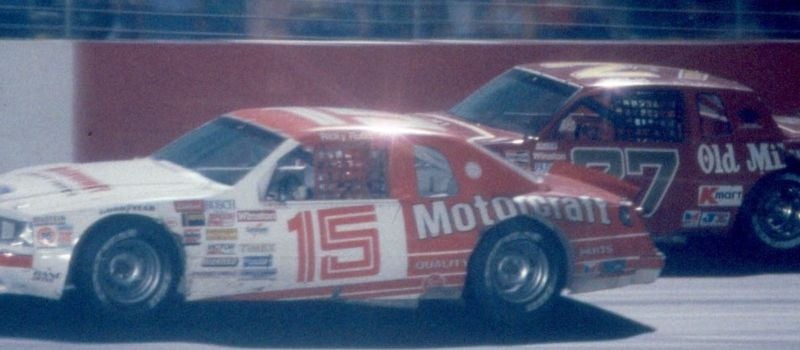 Ricky Rudd (15) and Tim Richmond (27) battled on Bristol's high banks in a tough race in 1985 that was eventually won by Dale Earnhardt.